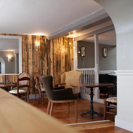 The Kings Arms Hotel Malmesbury Εξωτερικό φωτογραφία