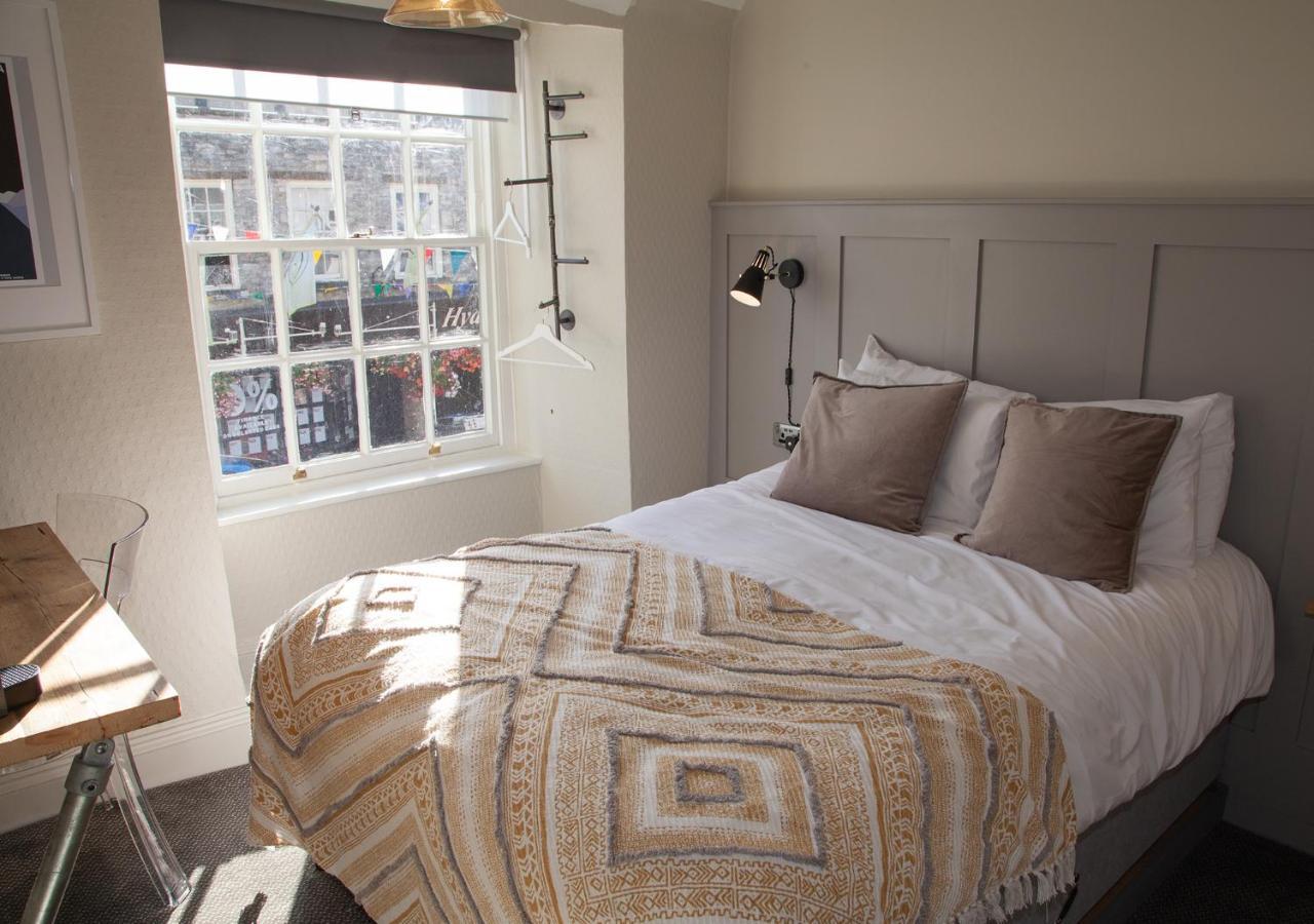 The Kings Arms Hotel Malmesbury Εξωτερικό φωτογραφία