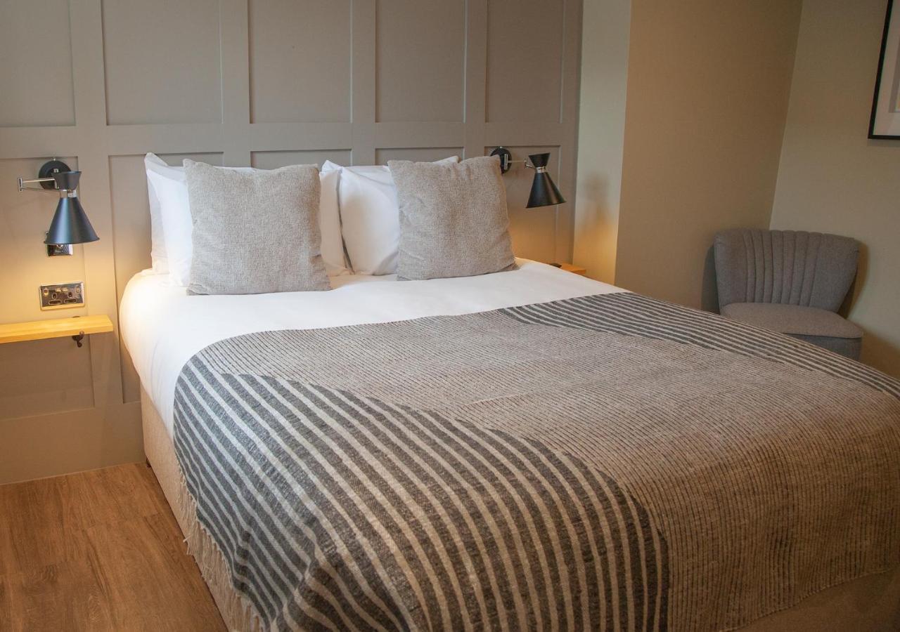 The Kings Arms Hotel Malmesbury Εξωτερικό φωτογραφία