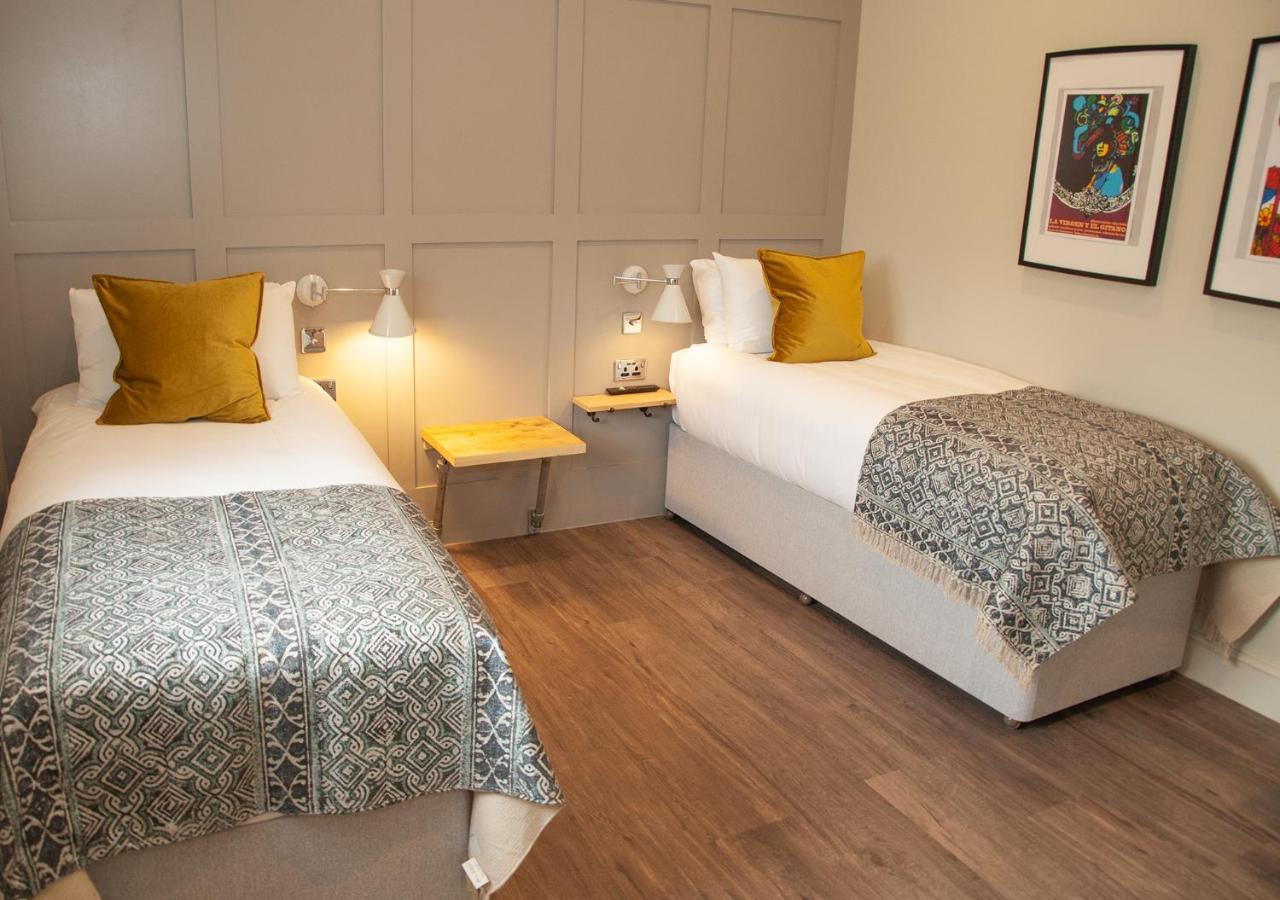The Kings Arms Hotel Malmesbury Εξωτερικό φωτογραφία